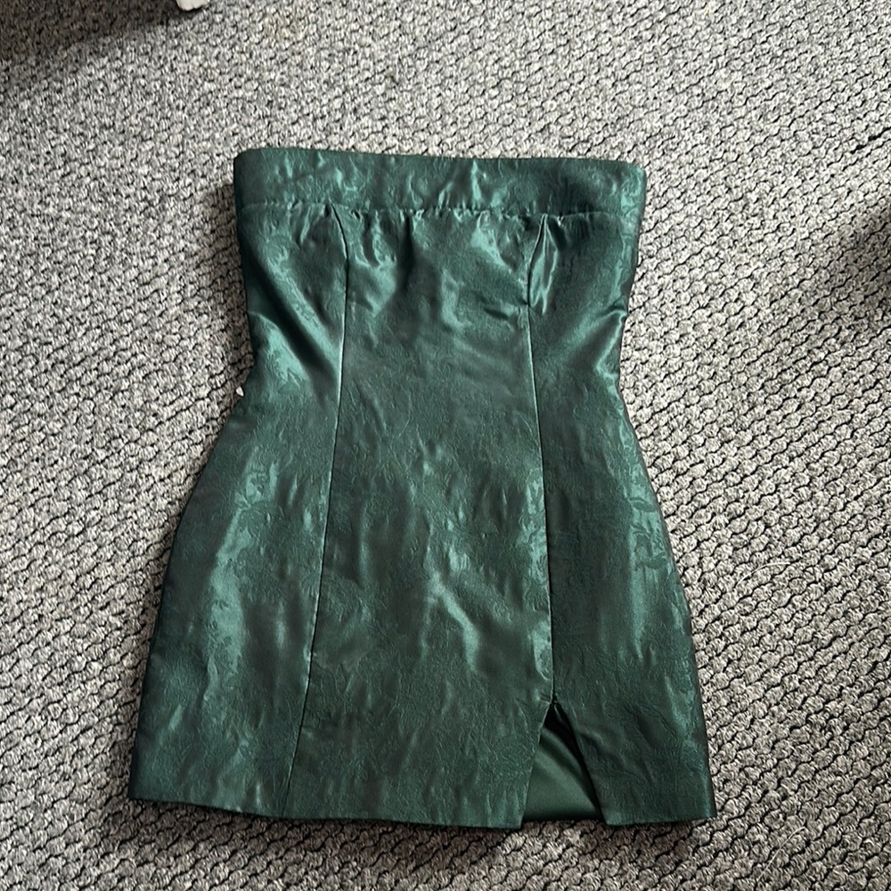 Elegant Green Strapless Dress